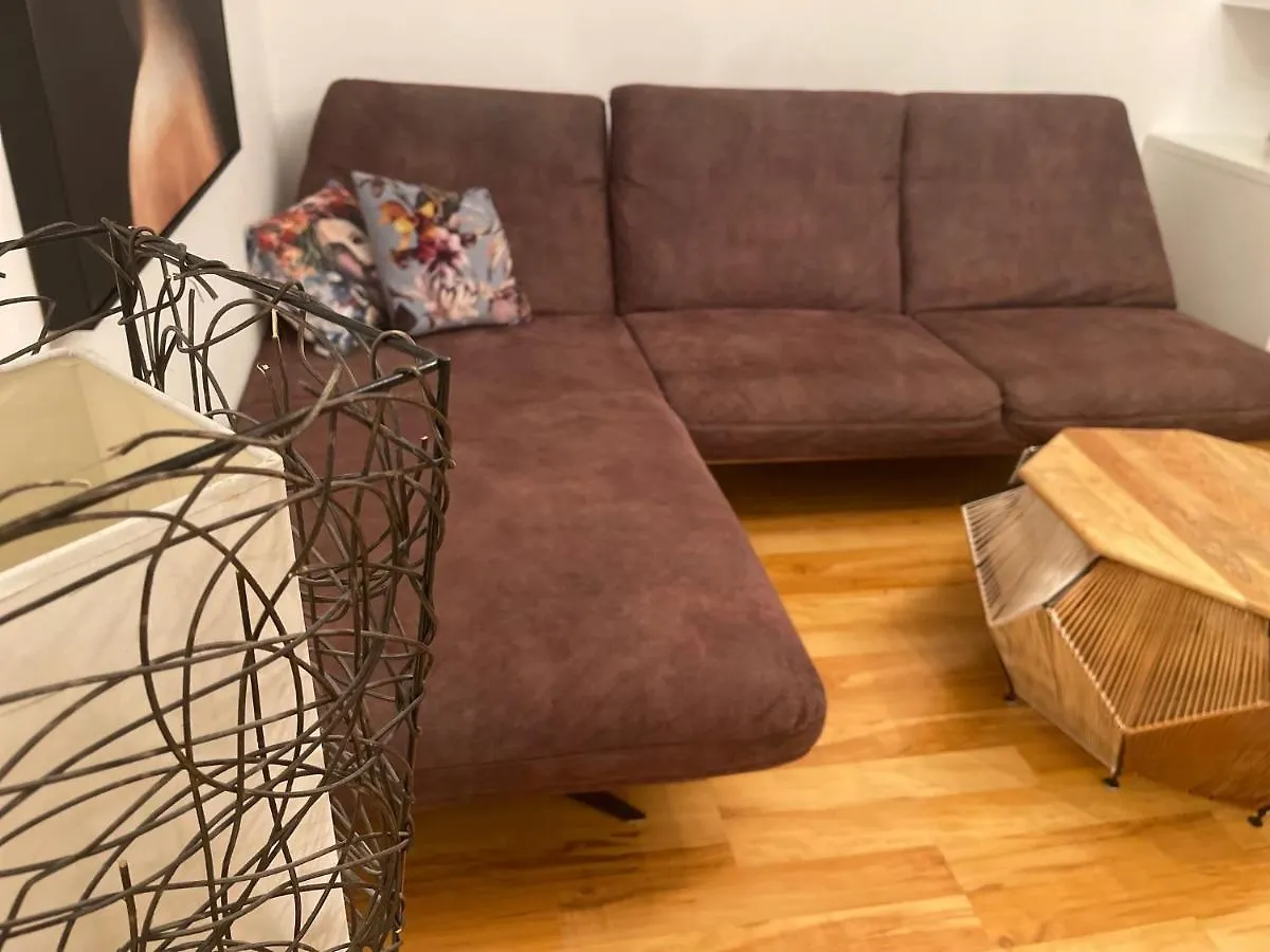 Greenleaf Walhalla-Apartment - Highspeed Wlan - Netflix - Suedbalkon Tegernheim 0*,  Germany